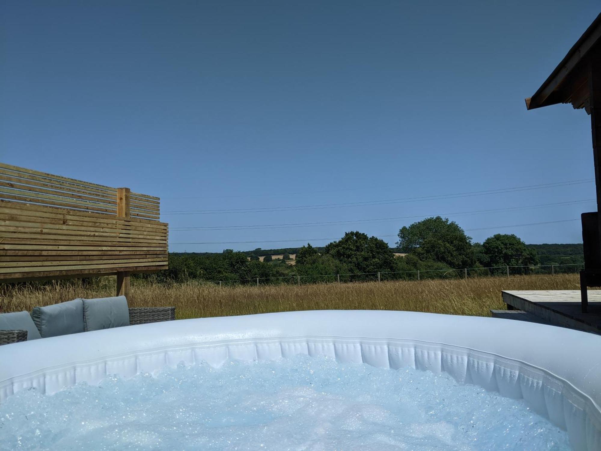 Foxhill Lodges Canterbury Exterior photo
